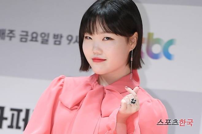 JTBC 신규 예능 프로그램 ‘슈퍼밴드’ 제작발표회에 참석한 악동뮤지션 이수현. 사진=윤수정 기자 pic@hankooki.com