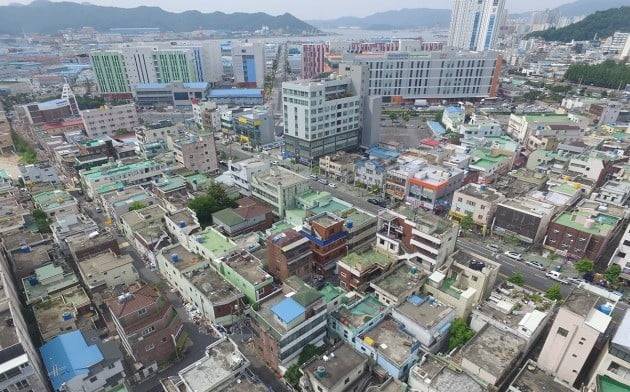 경남 창원 마산회원구 양덕2동지구. 창원 지역 부동산 경기가 침체에서 벗어나지 못하자 조합은 후분양을 검토 중이다. 한경DB