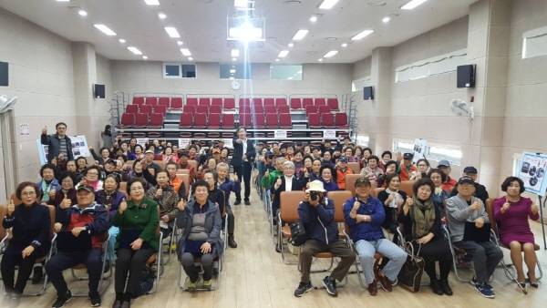 동두천시노인복지관은 12일 복지관 4층 한가족마당에서 노인전문자원봉사자 100여명이 참석한 가운데 제6회 ‘파워리더스 봉사단’ 발대식을 개최했다. / 사진제공=동두천시