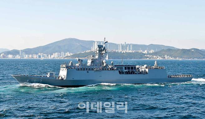 해군 제2함대사령부 소속 경기함 항진 모습 [사진=해군]