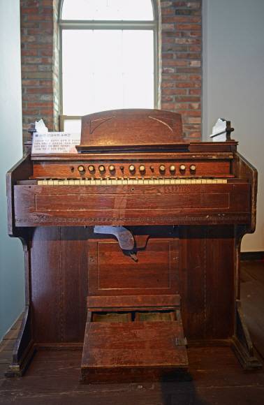 사애리시 선교사의 남편인 샤프 선교사의 오르간. 120년 이상 된 것으로 추정된다.