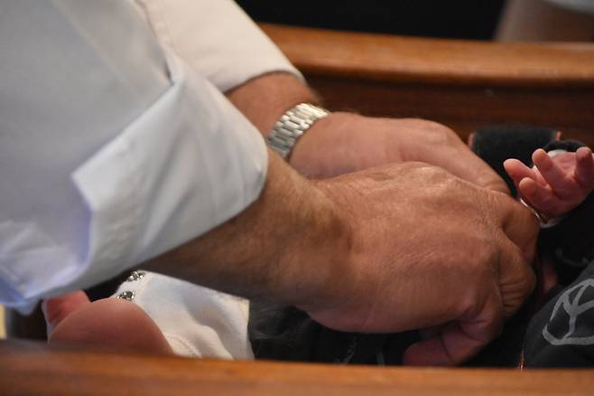 성기 자율권을 지지하는 이들은 동의 여부를 확인할 수 없기 때문에 아기에게 포경수술을 하는 것은 잘못됐다고 주장한다