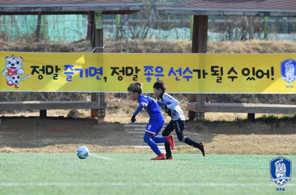 아이들이 축구를 정말 즐길 수 있는 환경이 조성되어 있는지는 어른들이 고민해볼 문제다 (사진 속 인물은 기사 내용과 관련이 없습니다) ⓒ대한축구협회