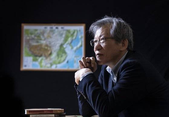 이건용 , 민현식 등 예술적 도반, 동료 학자들과 답사 로망을 이룬 유 교수. [권혁재 사진전문기자]