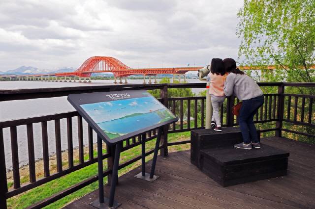 강서구 강서한강습지생태공원 조류관찰대. /사진=서울관광재단