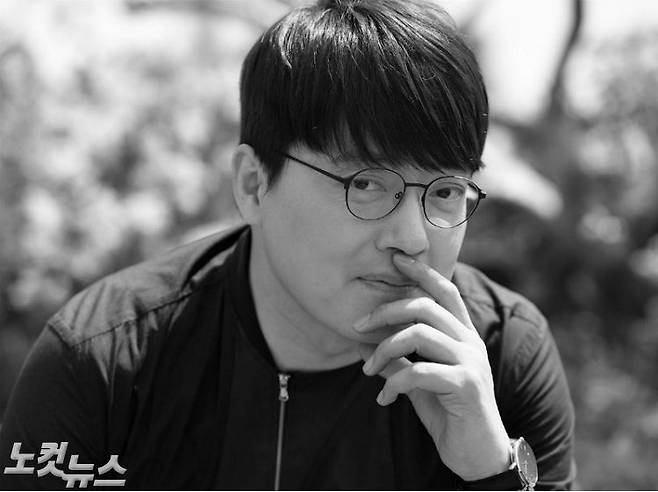 배우 김형묵이 10일 오전 서울 강남구에 위치한 원더보이즈 필름 사옥에서 인터뷰 전 포즈를 취하고 있다. (사진=이한형 기자)