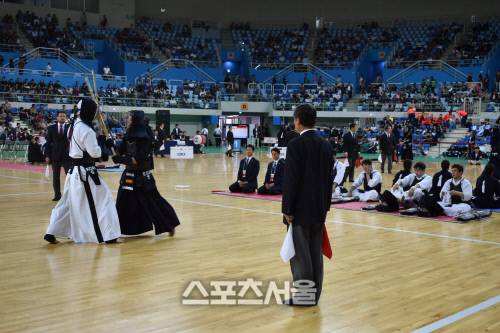 지난해 9월 인천 남동체육관에서 열린 제17회 세계검도선수권대회 경기 모습. 김용일기자