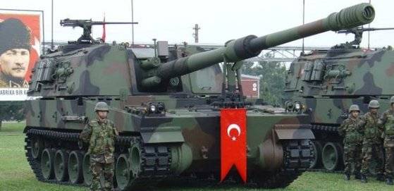 한국 기술을 받아 터키에서 개발한 T-155 프르트나(Firtina) 자주포. [사진 www.neoldu.com]