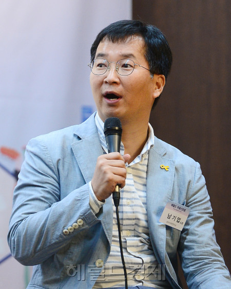 지난 22일 오후 서울 명동 은행연합회관에서 열린 ‘헤럴드부동산포럼 2019’에서 남기업 토지+자유연구소 소장은 종합토론에서 발언을 하고 있다. [사진=이상섭 기자/babtong@heradlcorp.com]