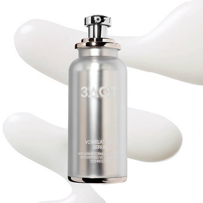 멜라토닌과 비타민 C를 결합한 특허 성분이 콜라겐 생성을 돕는 VC 멜라토닌 세럼, 3만3천원, 3ACT.