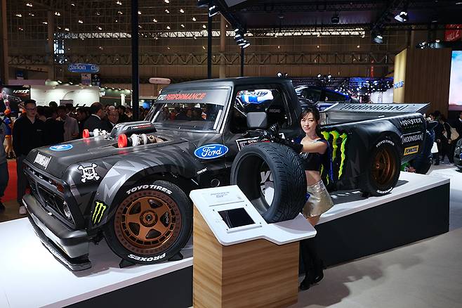 2019 도쿄 오토살롱에서 후니트럭이 전시되었다.