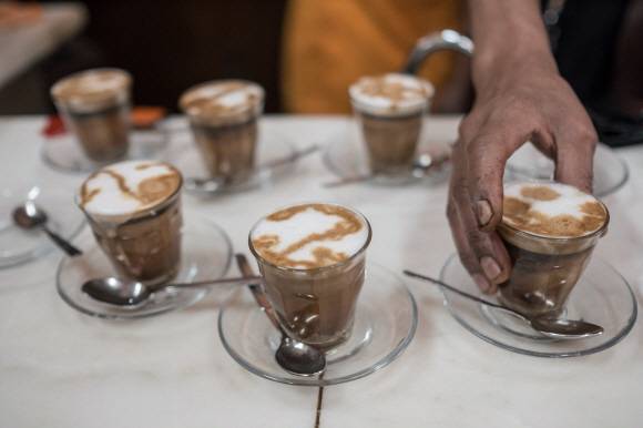 토모카의 마키아토.