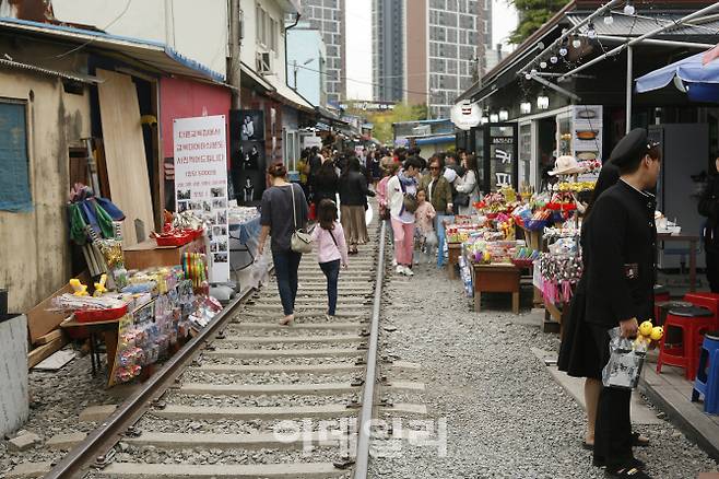 경암동 철길마을