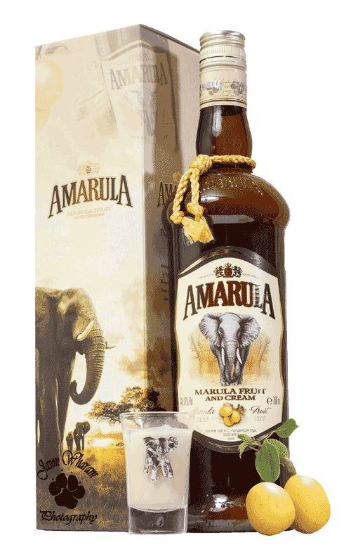 마룰라(Marula)라는 열매를 이용한 남아프리카공화국의 리큐르 ‘아마룰라’(Amarula). 제품에 코끼리가 그려져 있다.
