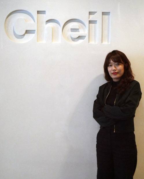 지난 11일 서울 용산구 제일기획 사옥에서 만난 이슬기 CD는 광고를 제작할 때 수학문제를 풀 듯 광고주가 당면한 문제에 창의적인 풀이법을 제안하는 것이 광고인의 역할이라고 설명했다. (사진=제일기획)