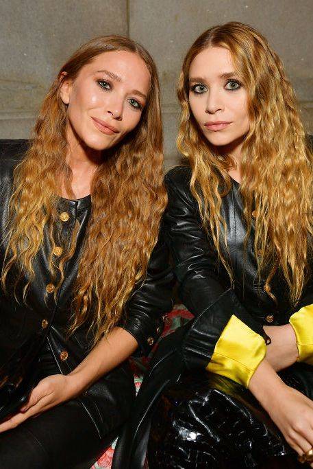 2019년 5월 6일 히피 펌과 시그니처 메이크업인 스모키 아이라인으로 멧 갈라에 등장. 레더 재킷과 골드 버튼을 깔 맞춤해 센스 있는 트윈 룩을 완성시켰다.