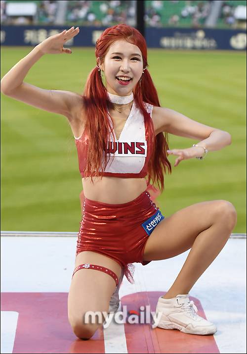 MD포토] 치어리더 이연경, '신나는 공연 무대'
