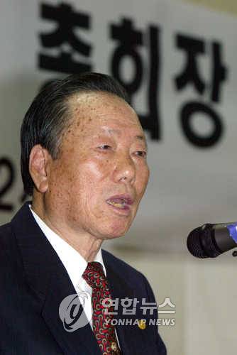 기자회견 하는 정태수 전 회장 <저작권자 ⓒ 2004 연합뉴스. 무단전재-재배포 금지.>