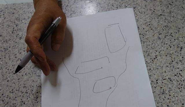 북한 공작원 출신 김정찬(가명)씨가 자신이 교육받았던 북한 금성정치군사대학의 지형에 대해 설명하고 있다. 이진희 기자