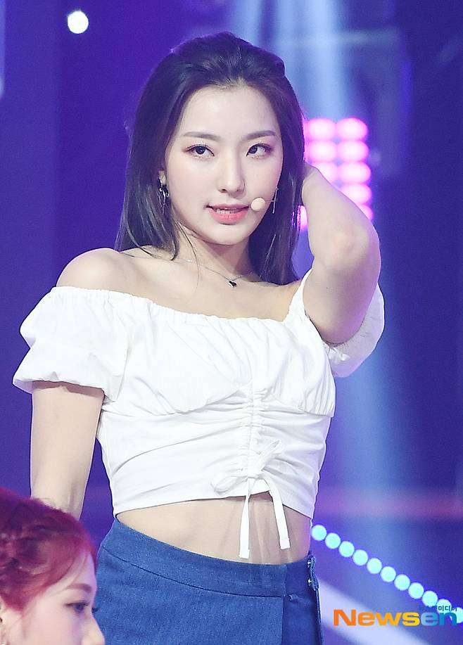 프로미스나인 이새롬, 치명적인 비주얼 [포토엔HD]