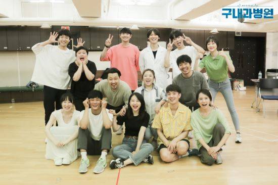 구내과연습사진_배우단체