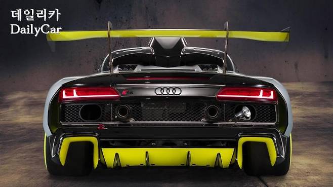 아우디, R8 LMS GT2 (출처 아우디)