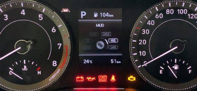 2WD 험로주행모드가 지원되는 베뉴 계기반 클러스터 (사진=지디넷코리아)