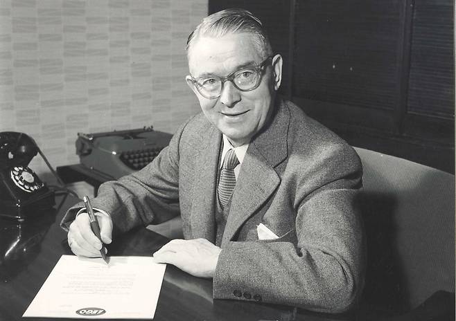 1대 올레 키르크 크리스티안센 레고 창업주[레고코리아]