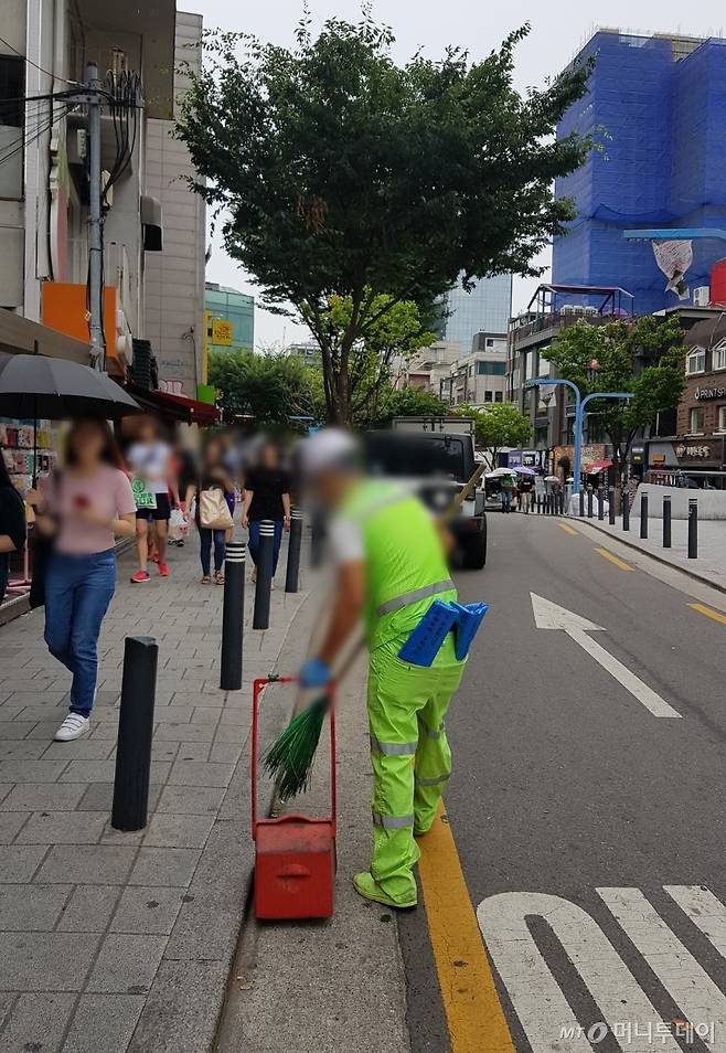 íë ê±°ë¦¬ ì²­ì ì¤ì¸ íê²½ë¯¸íìì ëª¨ìµ,/ì¬ì§=ë°ê°ì ê¸°ì