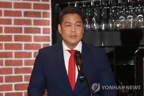 인사말하는 이범택 대표 (서울=연합뉴스) 강민지 기자 = 15일 오전 서울 강남구 점보씨푸드 도곡점에서 열린 '점보씨푸드 국내 론칭 기자간담회'에서 이범택 디딤 대표가 인사말을 하고 있다. 2019.7.15 mjkang@yna.co.kr