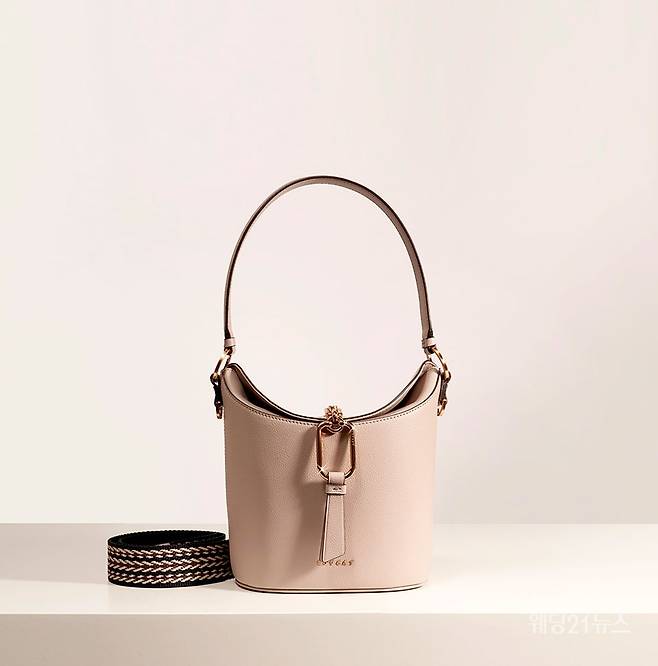 사진 : 러브캣 데미세끌레 컬렉션_버킷백