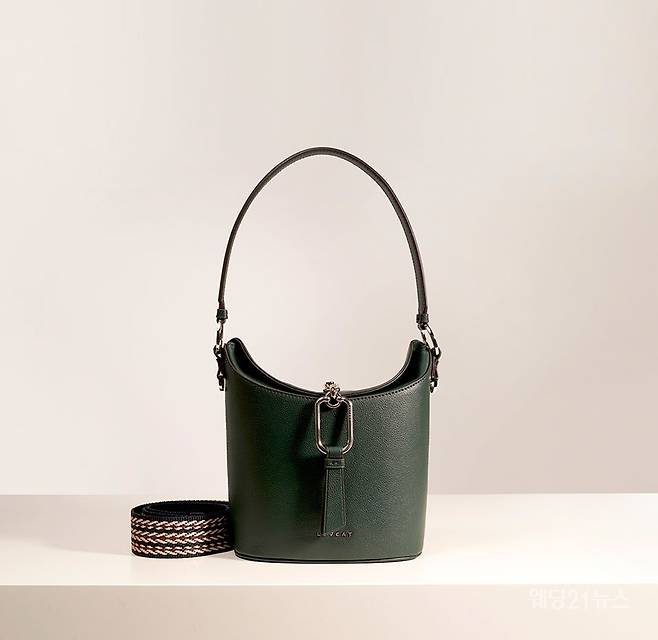 사진 : 러브캣 데미세끌레 컬렉션_버킷백