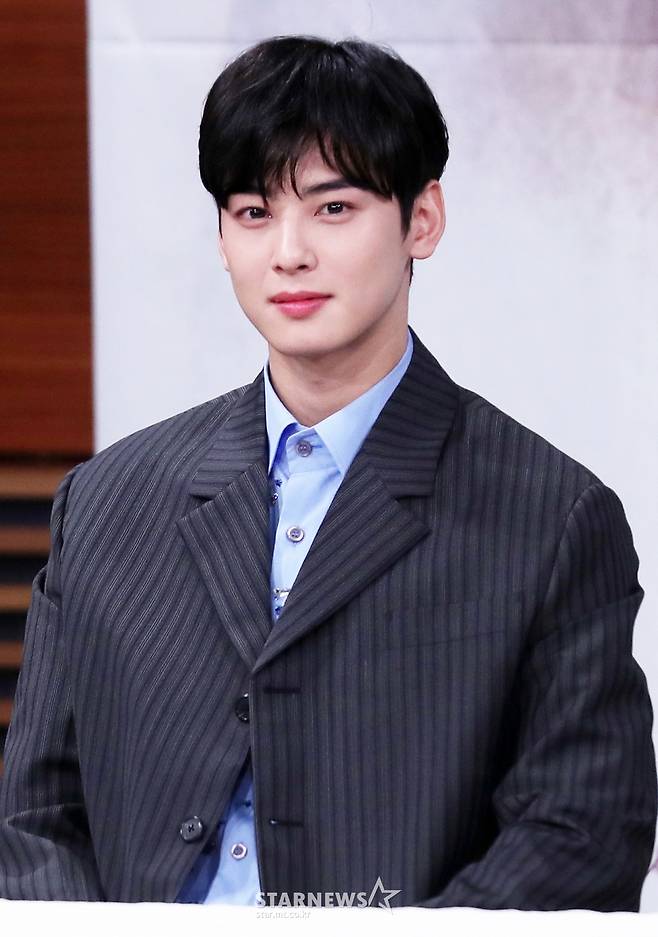 [★포토]차은우 '눈 마주치면 이런 느낌'