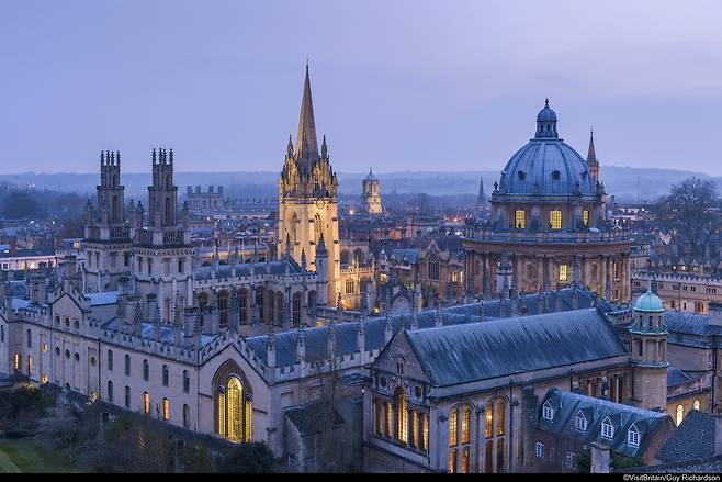영화 해리포터 배경지로도 잘 알려진 옥스퍼드