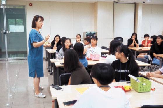 지난 13일 서울 종로구청에서 체인지메이커 프로그램의 첫 모임이 진행됐다. 이들은 앞으로 7주에 걸쳐 체인지메이커로서의 여정에 함께할 예정이다.