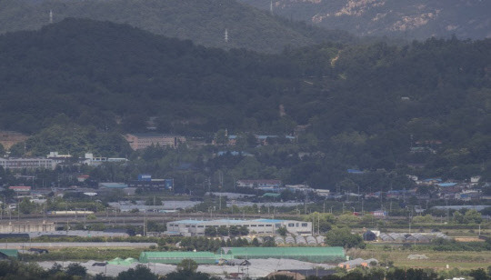 서울을 비롯한 수도권 아파트값이 일제히 반등한 가운데, 올해 새롭게 발표된 3기 신도시 입지와 인접한 인천시와 고양시는 여전히 약세를 이어가고 있는 것으로 나타났다. 사진은 올해 발표된 3기 신도시 고양 창릉지구. <연합뉴스>