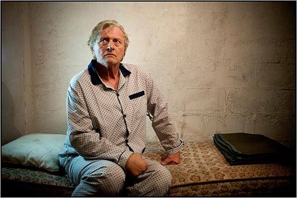 룻거 하우어가 2011년작 ‘하이네켄 유괴사건’에서 주인공 알프레드 하이네켄을 연기하고 있다. 부천국제판타스틱영화제 제공