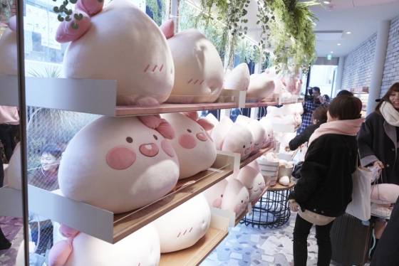 카카오프렌즈 도쿄점 매장 내부/사진=카카오IX