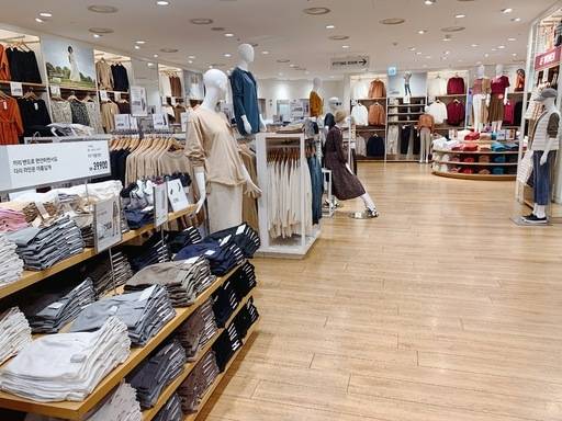 서울 강북 도심의 유니클로 매장에 손님이 없어 한산한 모습. 세계일보 자료사진