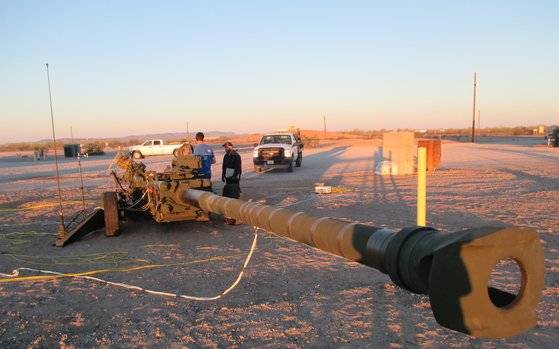 장거리 화력 현대화에 포함된 사거리 연장 곡사포 ERCA 프로그램에 따라 포신이 개량된 M777 곡사포 [사진 미 육군]