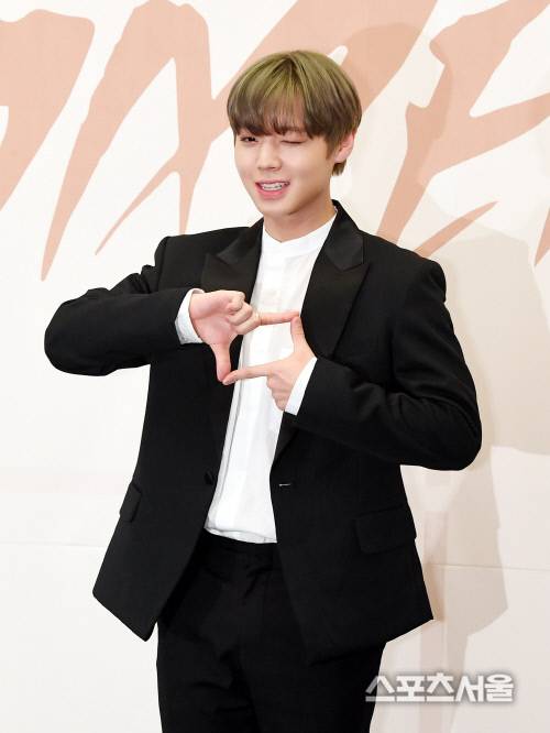 남성 그룹 워너원(Wanna One)의 멤버 박지훈.&nbsp;사진 | 김도훈기자 dica@sportsseoul.com