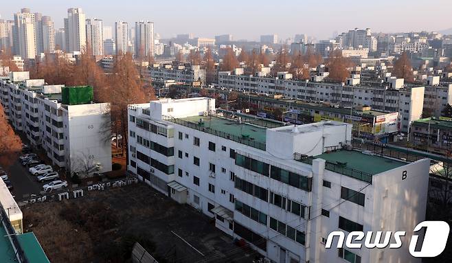 서울 강남권의 재건축 단지의 모습.  © News1 구윤성 기자