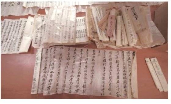 지난해 7월 28일 경주 최부자댁 곳간에서 발견된 경주군 국채보상운동 일괄자료. [사진 민족문제연구소]