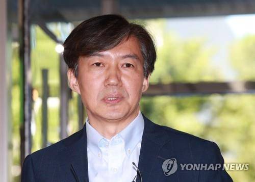 조국 후보자 인사청문회 준비 사무실 출근 모습 [연합뉴스 자료사진]