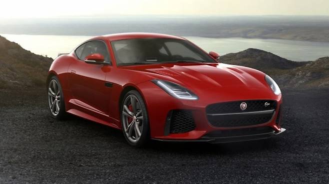 재규어 '2019 재규어 F-타입 SVR 쿠페'. [사진=재규어]