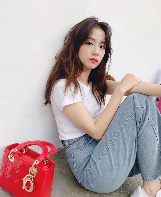 블랙핑크 지수 사진이 화제다. 사진=지수 sns