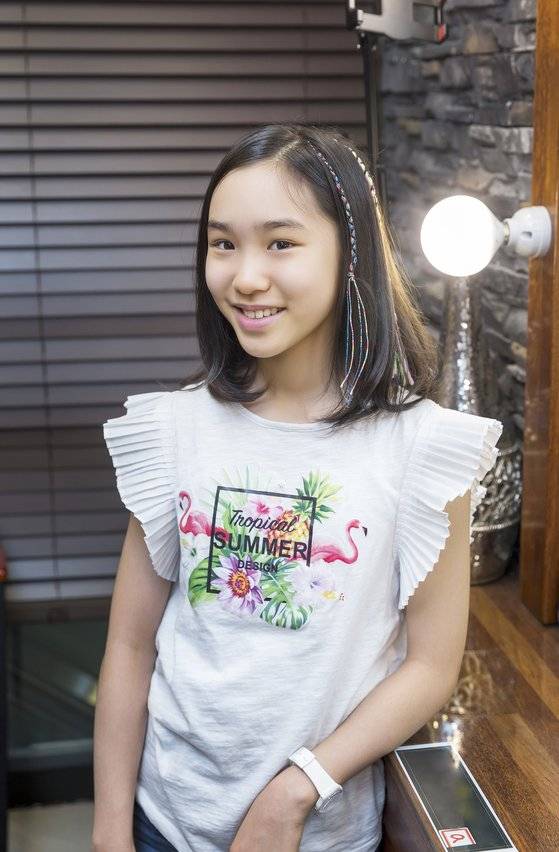 after 실과 비즈를 이용한 블레이즈 시술 후 개성만점 인디안 소녀로 변신했다.