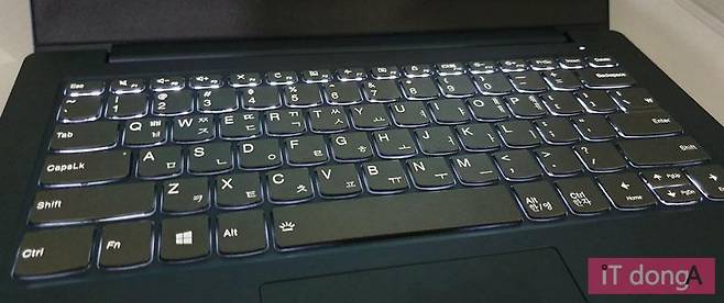 어두운 곳에서 유용한 키보드 백라이트 탑재