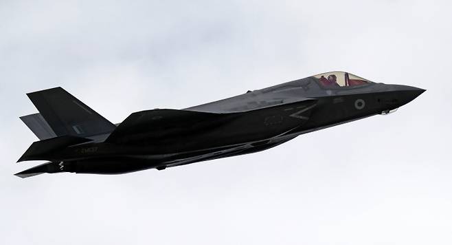 2016년 7월 영국 런던 판보로 에어쇼에 참가한 F-35. 경향신문 자료사진