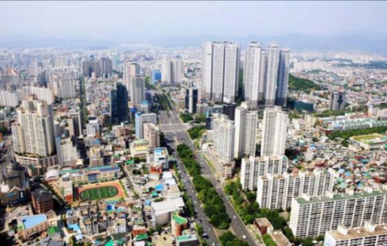 아파트가 밀집돼 있는 대구시 수성구 범어네거리 전경. 대구시 제공&nbsp;